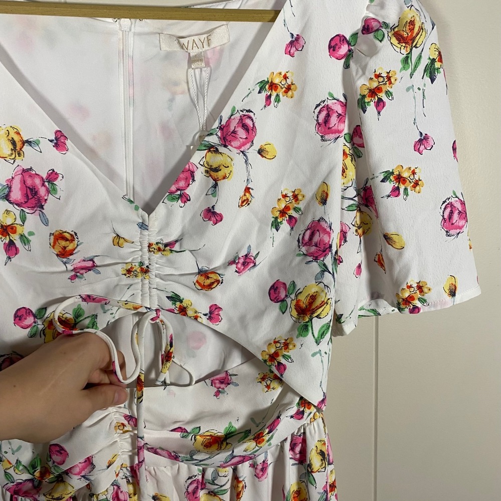 NWT WAYF Ivory Floral Front Cut-Out Tiered Midi Dress Size L Resort Vacation - Picture 4 of 13